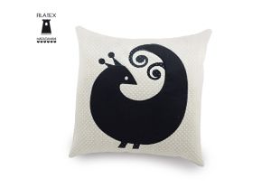 Cuscino pavoncella piccolo2