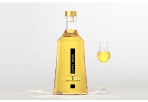 Grappa di Cannonau affinata in botti di rovere 