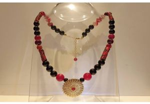 Sa Meri red necklace