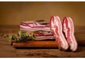Pancetta stagionata pepata